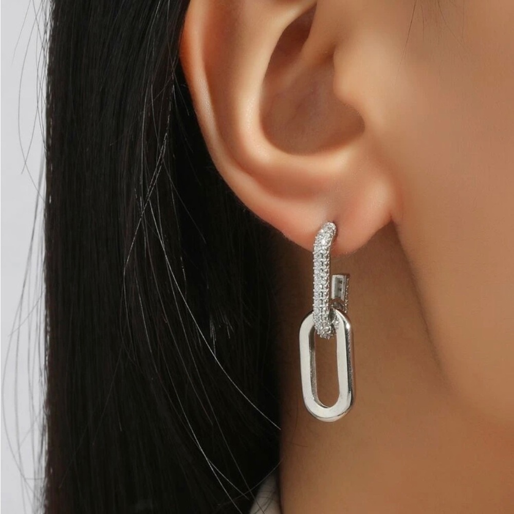 Silver Rhinestone Chain Earings - Picture 1 of 3
